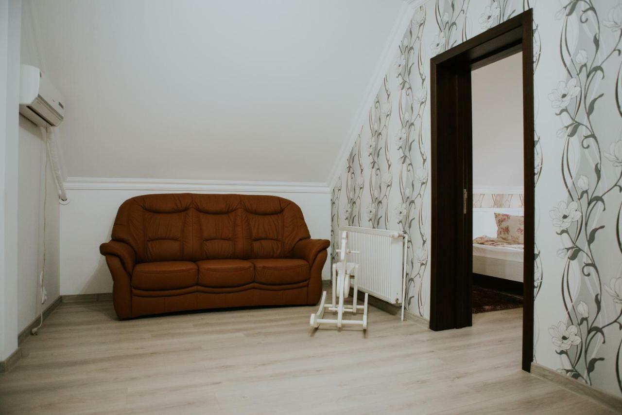 Hotel-Restaurant Milenium Salonta Zewnętrze zdjęcie