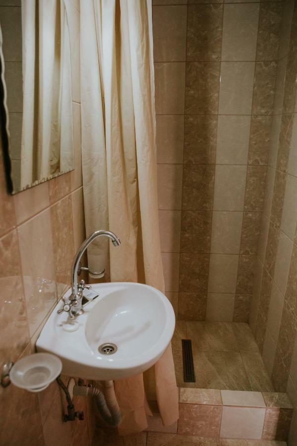 Hotel-Restaurant Milenium Salonta Zewnętrze zdjęcie