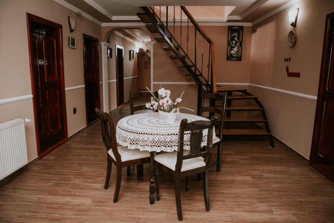 Hotel-Restaurant Milenium Salonta Zewnętrze zdjęcie