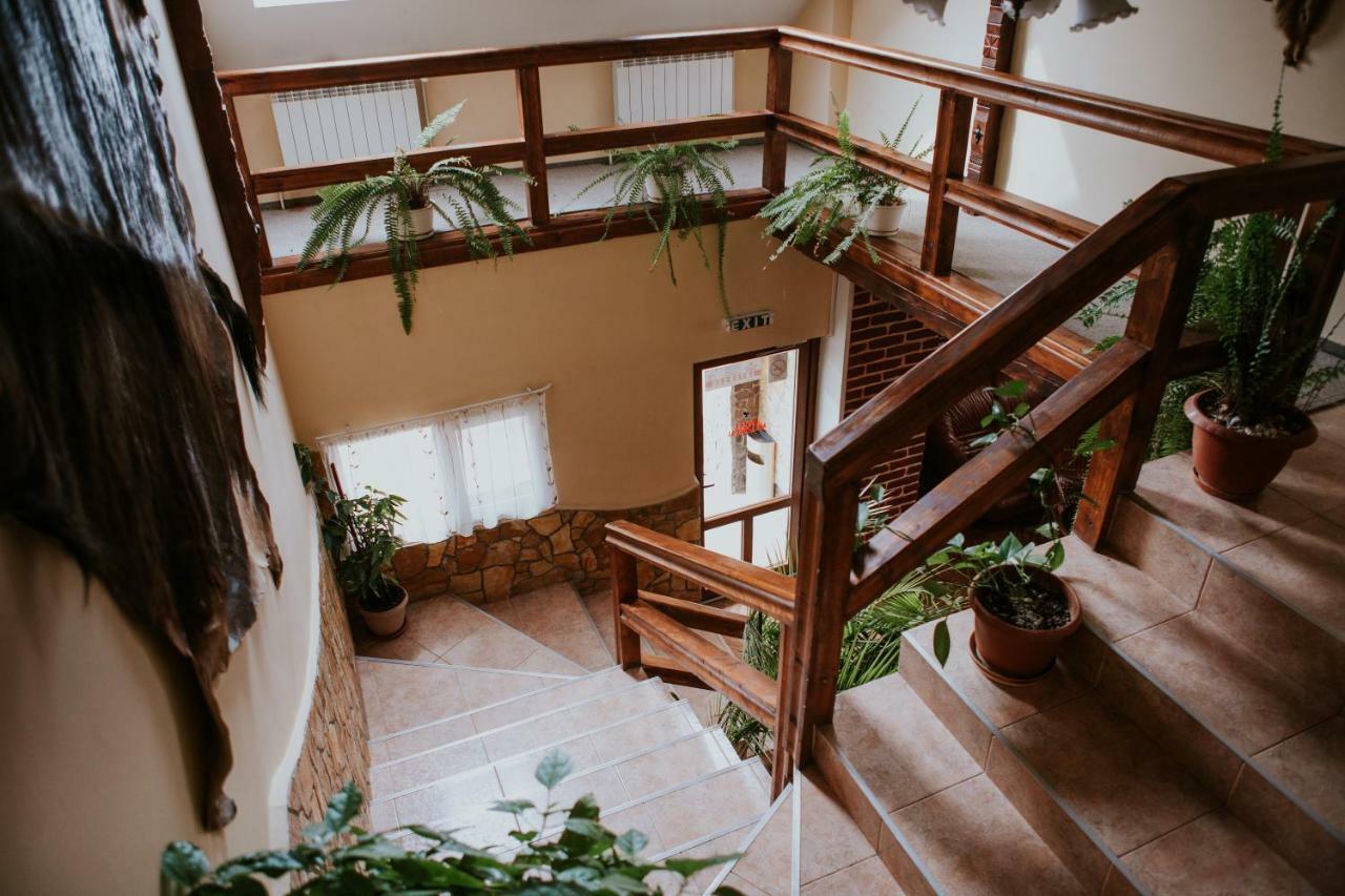Hotel-Restaurant Milenium Salonta Zewnętrze zdjęcie