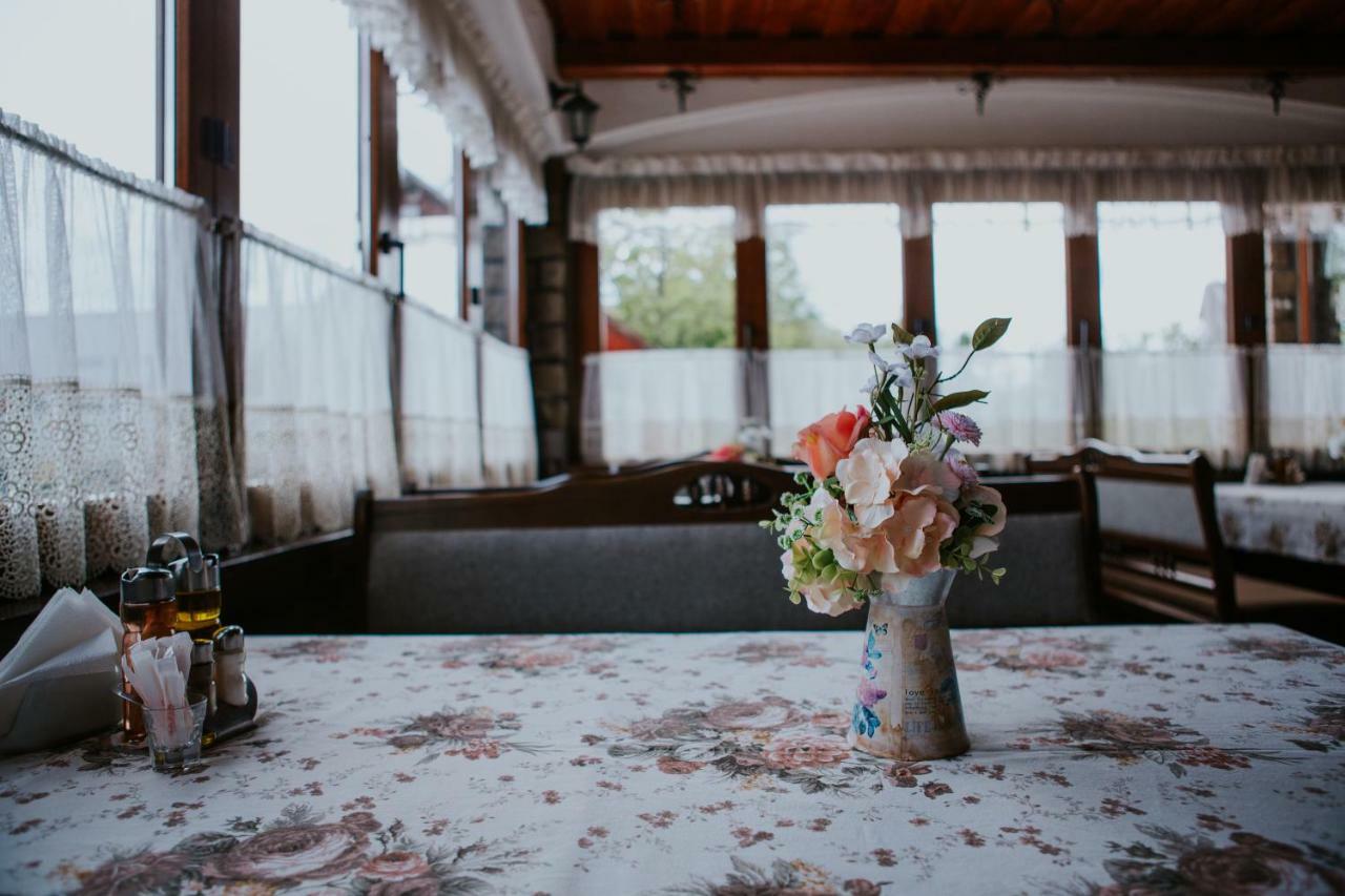 Hotel-Restaurant Milenium Salonta Zewnętrze zdjęcie