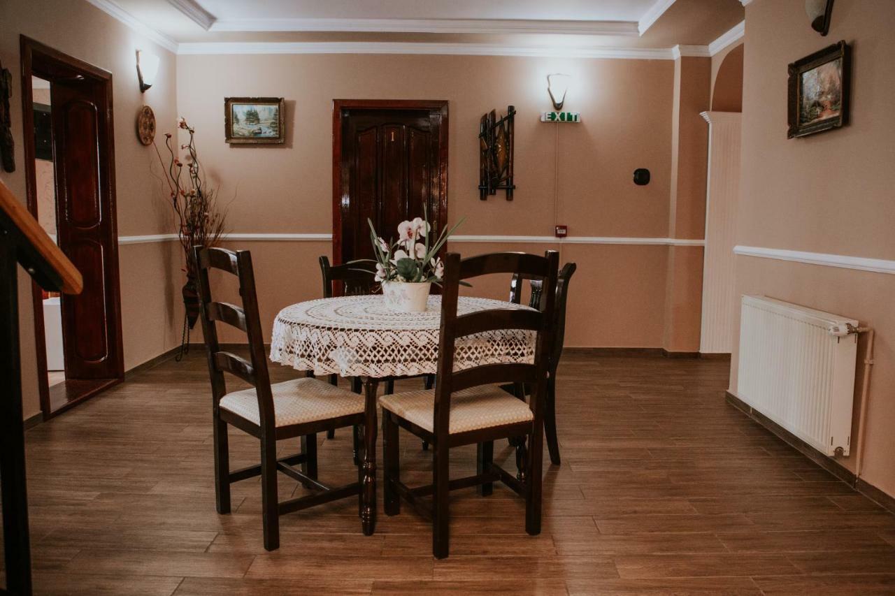 Hotel-Restaurant Milenium Salonta Zewnętrze zdjęcie