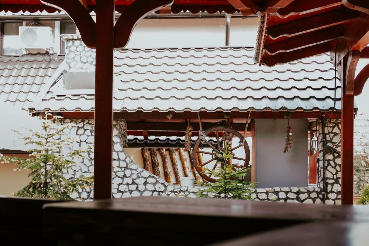 Hotel-Restaurant Milenium Salonta Zewnętrze zdjęcie