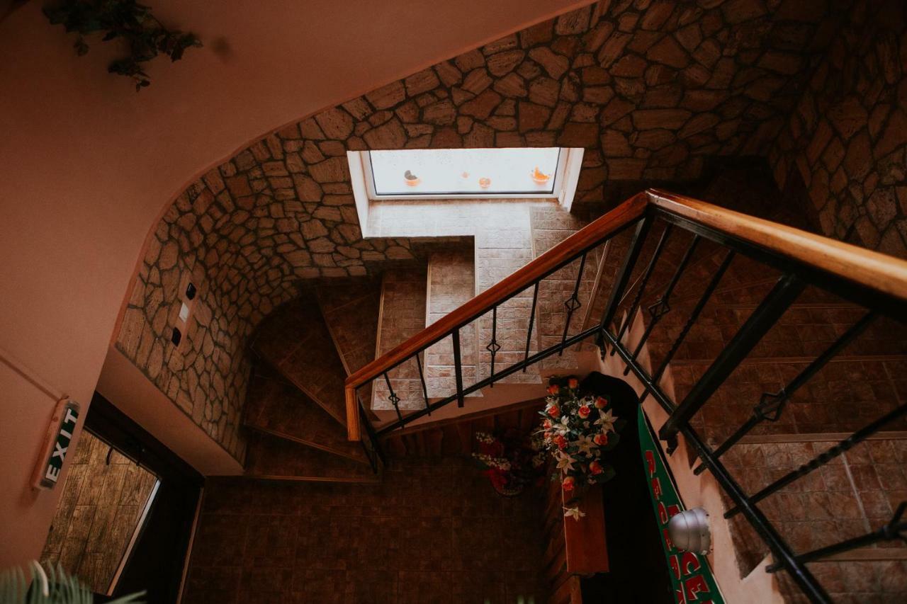 Hotel-Restaurant Milenium Salonta Zewnętrze zdjęcie